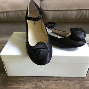Black satin with Rosette Girl’s dress shoe Size 3